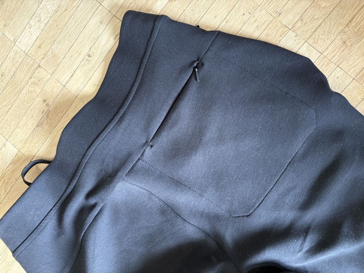 Pantaloni: ON run on clouds sweatpants – Usato da Rombach venduto da akiromay 5
