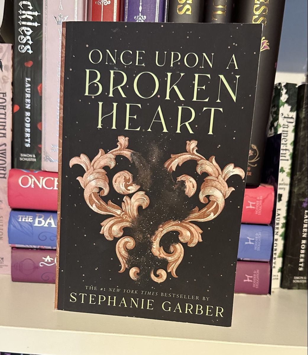Libri: Once upon a broken hear paperback – Nuovo (secondo la descrizione) da Chur venduto da cav_qqm5