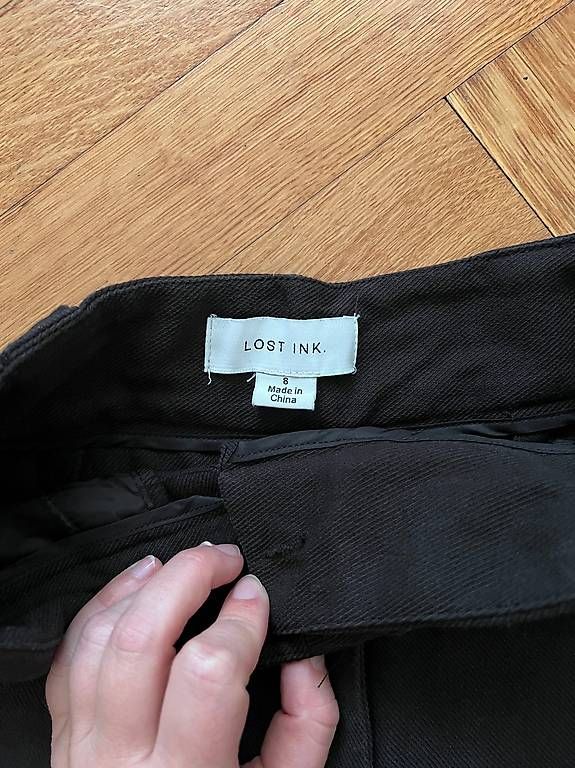 Pantaloni: Short noir, taille 8 – Usato da Lausanne venduto da sugarplumfairy 2