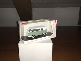 VW T1 Bus 1/64 no Mini GT