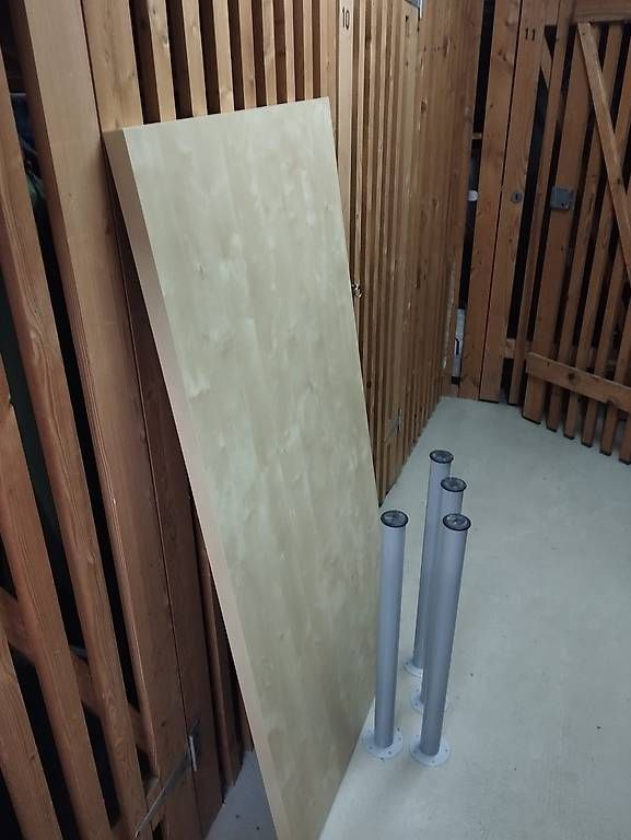Tische: Holztisch – Gebraucht aus Basel von gen_7kq2