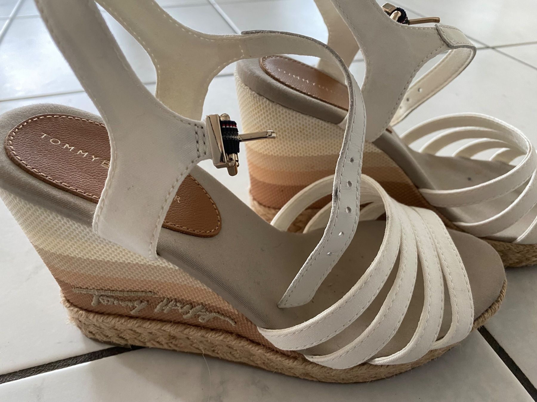 Tommy Hilfiger Scarpe da donna: Keilsandale Tommy Hilfiger – Nuovo (secondo la descrizione) da Schmerikon venduto da vasso72 1