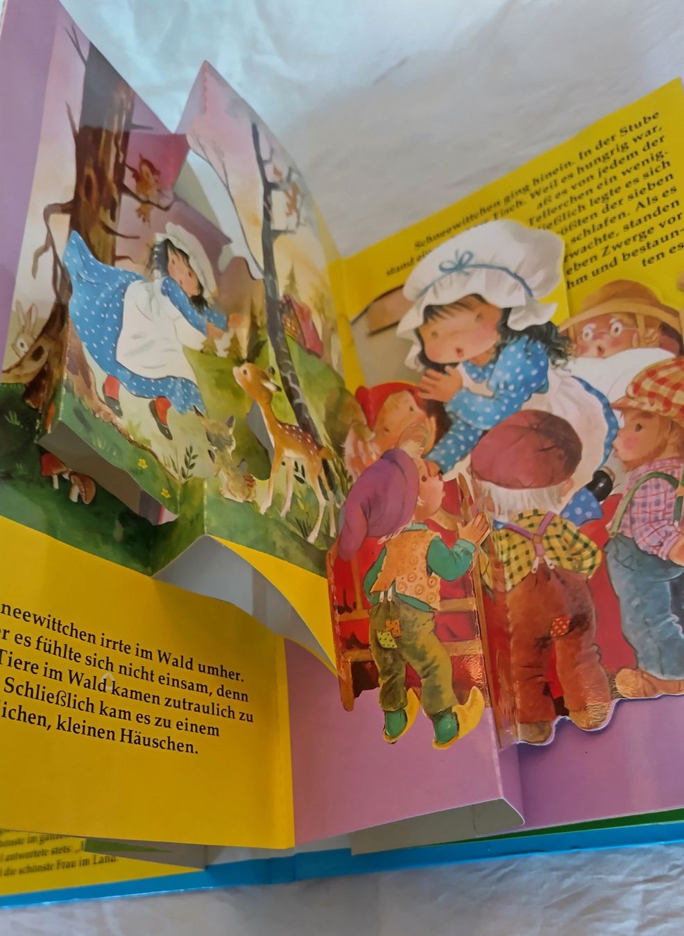 Libri: Pop-Up Buch - Schneewittchen  / Märchen Panorama Buch – Usato da Bellach venduto da JingleJerry 3