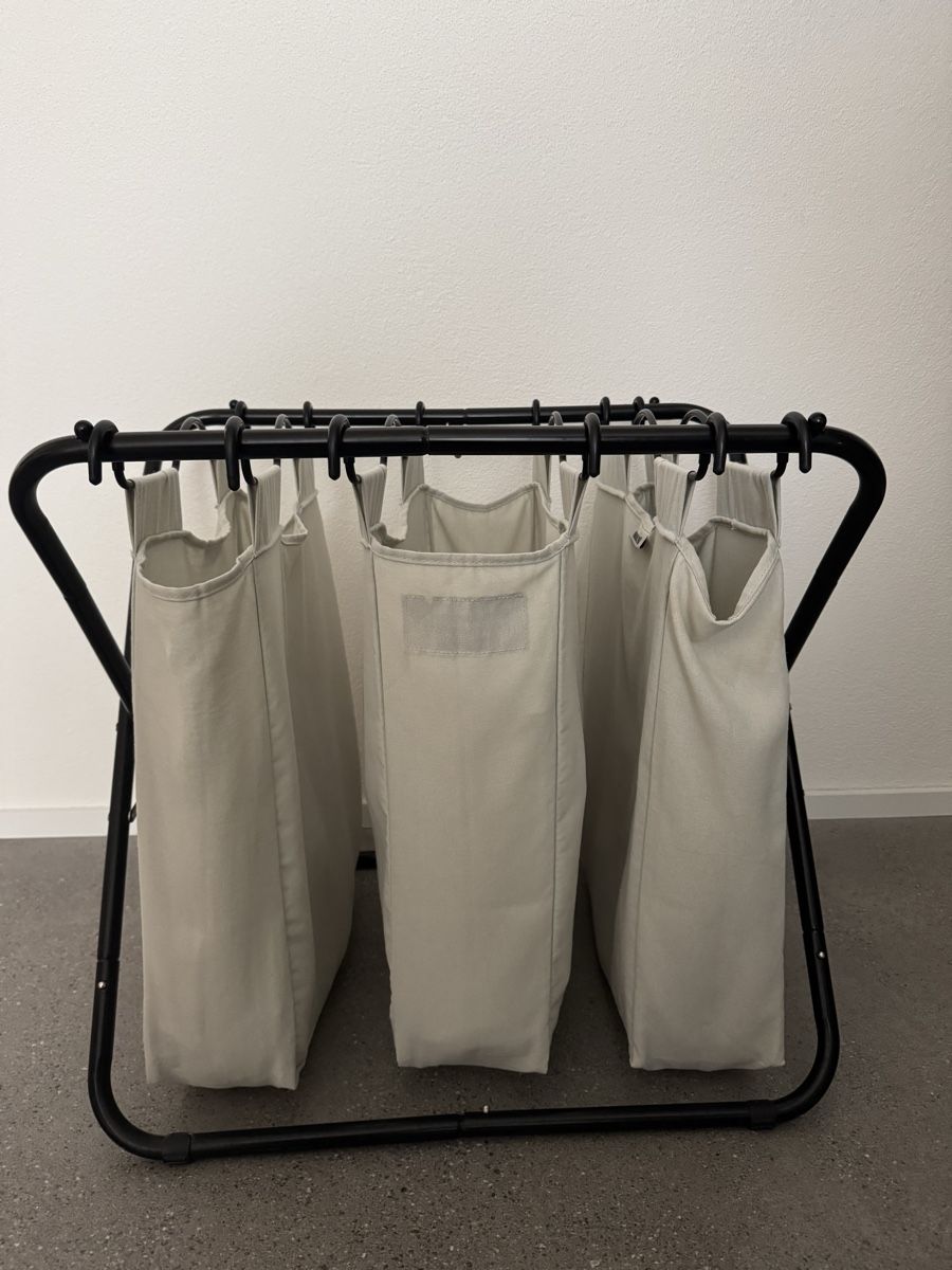 Paniers à linge: Wäschekorb von Aboutyou – D'occasion à Chur par maxver98 1