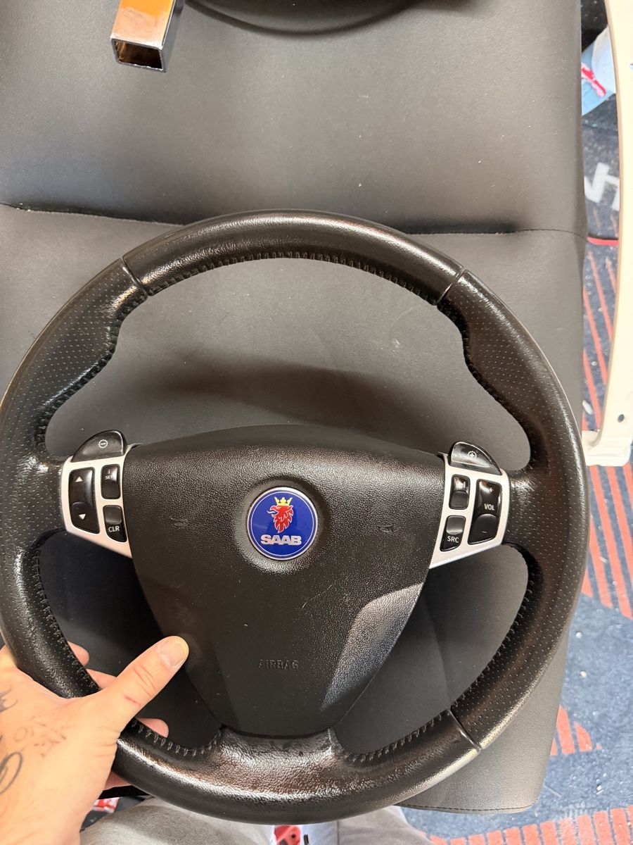 Saab Alle Autoersatzteile: Saab 9-3 Lenkrad & Airbag – Gebraucht aus St. Gallenkappel von Hannes81.