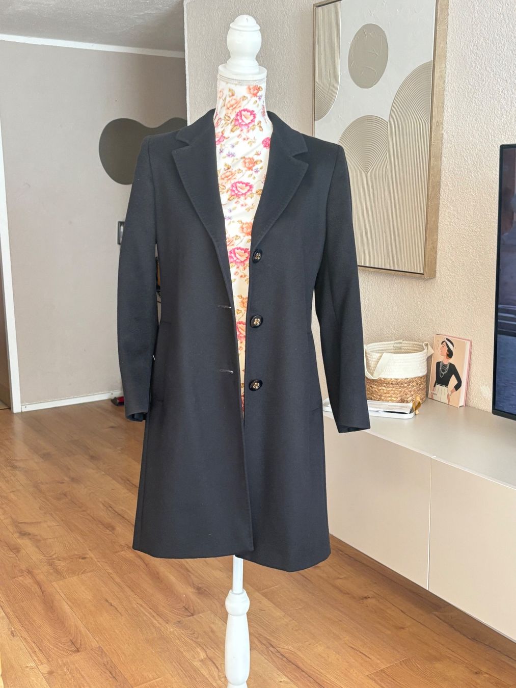 Max Mara Cappotti: Max Mara Studio Classic Black Coat 100% Cashmere – Usato da St. Margrethen SG venduto da dijanaO 3