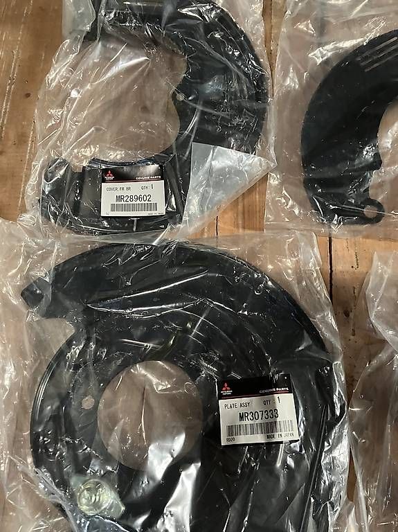 Mitsubishi Alle Autoersatzteile: Mitsubishi Lancer Evo 6 Bremsschilder – Neu und originalverpackt aus Ermensee von fazer81 2