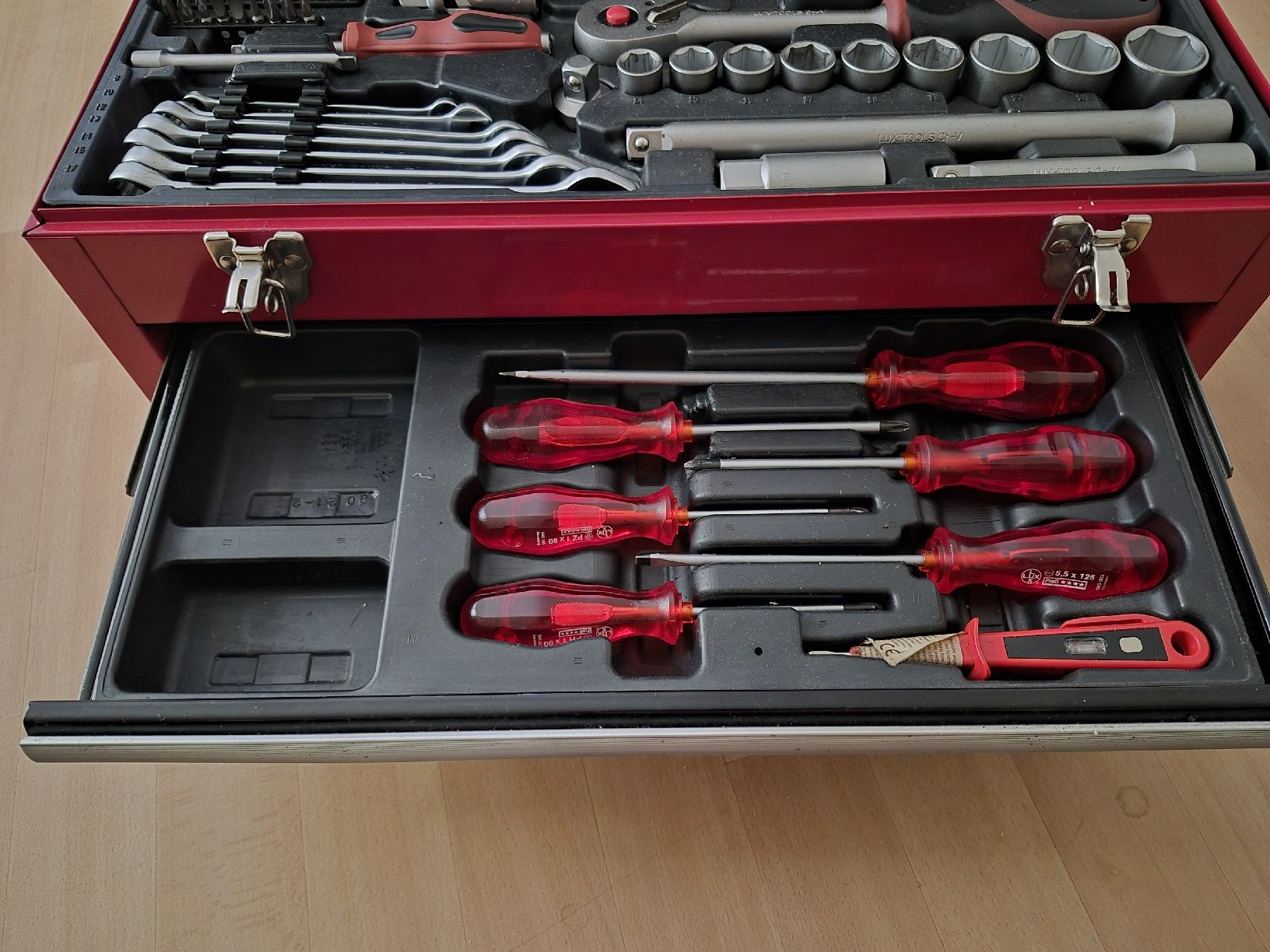 Tous les outils: Werkzeugkasten  – D'occasion à Dielsdorf par BARDARRU 2