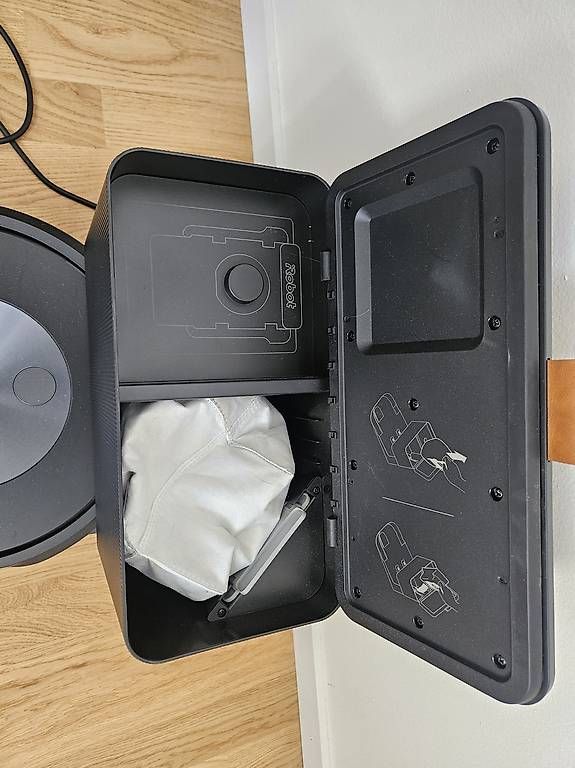 Irobot Aspirapolveri & Accessori: Neuer Irobot Roomba J7+ – Usato da Oberwil-Lieli venduto da ver_9r2k 2