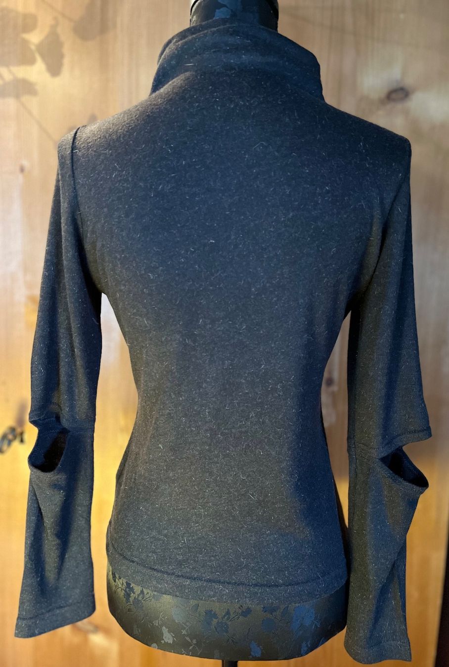 Maglioni & Felpe: Eleganter Pullover mit Cut-Outs der Marke QS – Usato da Arbon venduto da KaSaBo 2