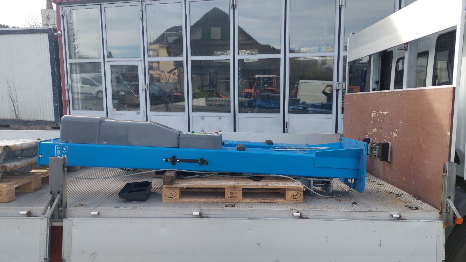Twin Busch Piattaforme elevatrici & Crick: Hebebühne Twin Busch 5000KG Tragkraft  – Difettoso da Rickenbach LU venduto da Seychelles01