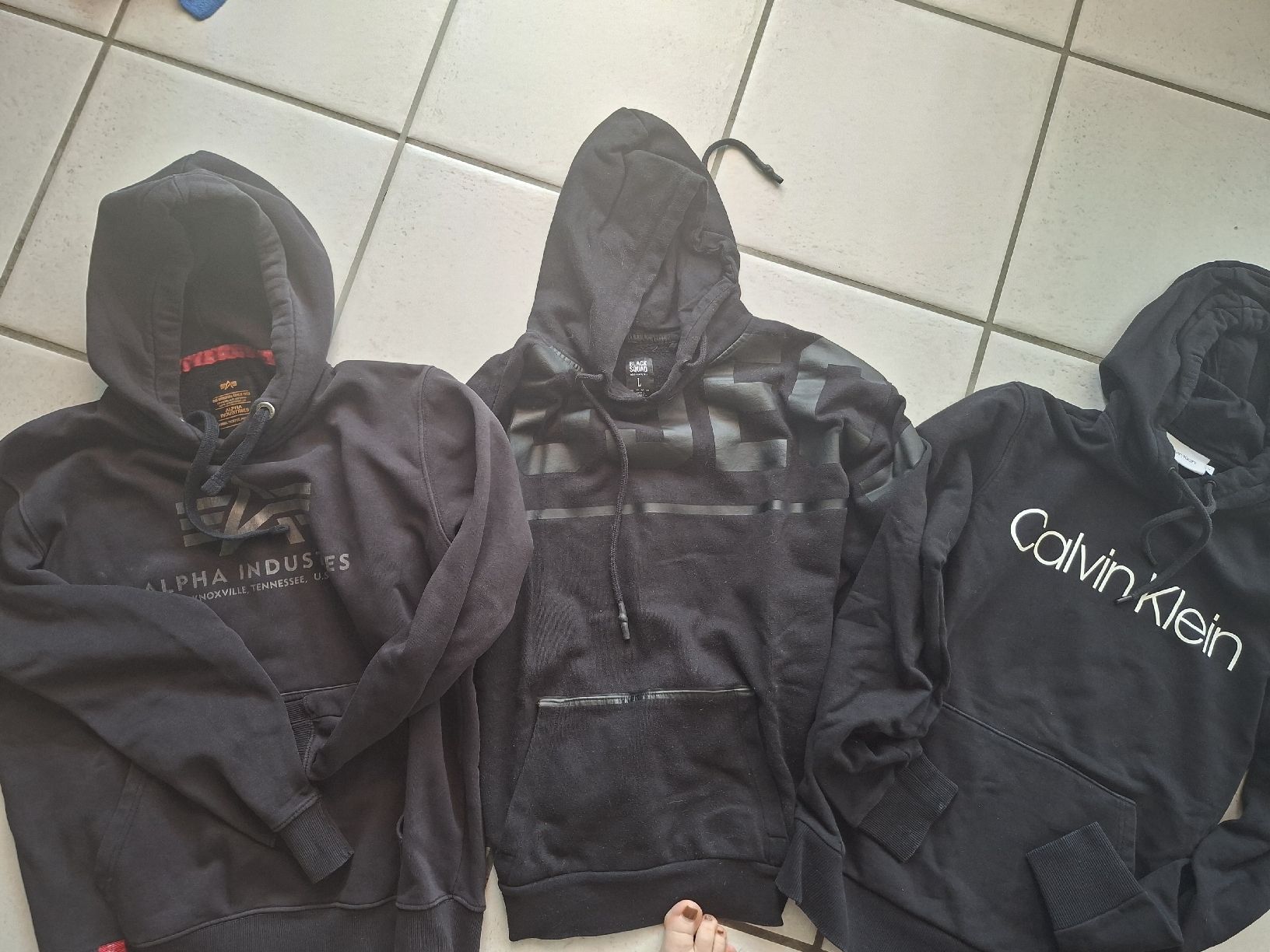 Maglioni & Felpe: Hoodys – Usato da Bettlach venduto da Davidi94 1