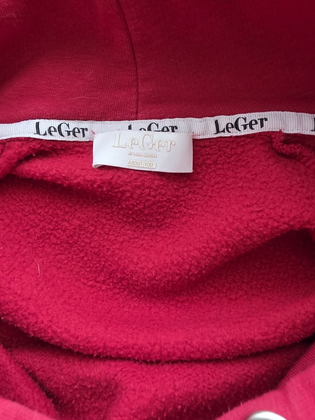 Pulls & Sweat-shirts: Kapuzenpullover LeGer rot - Gr  34 – D'occasion à Dagmersellen par buc_786y 3