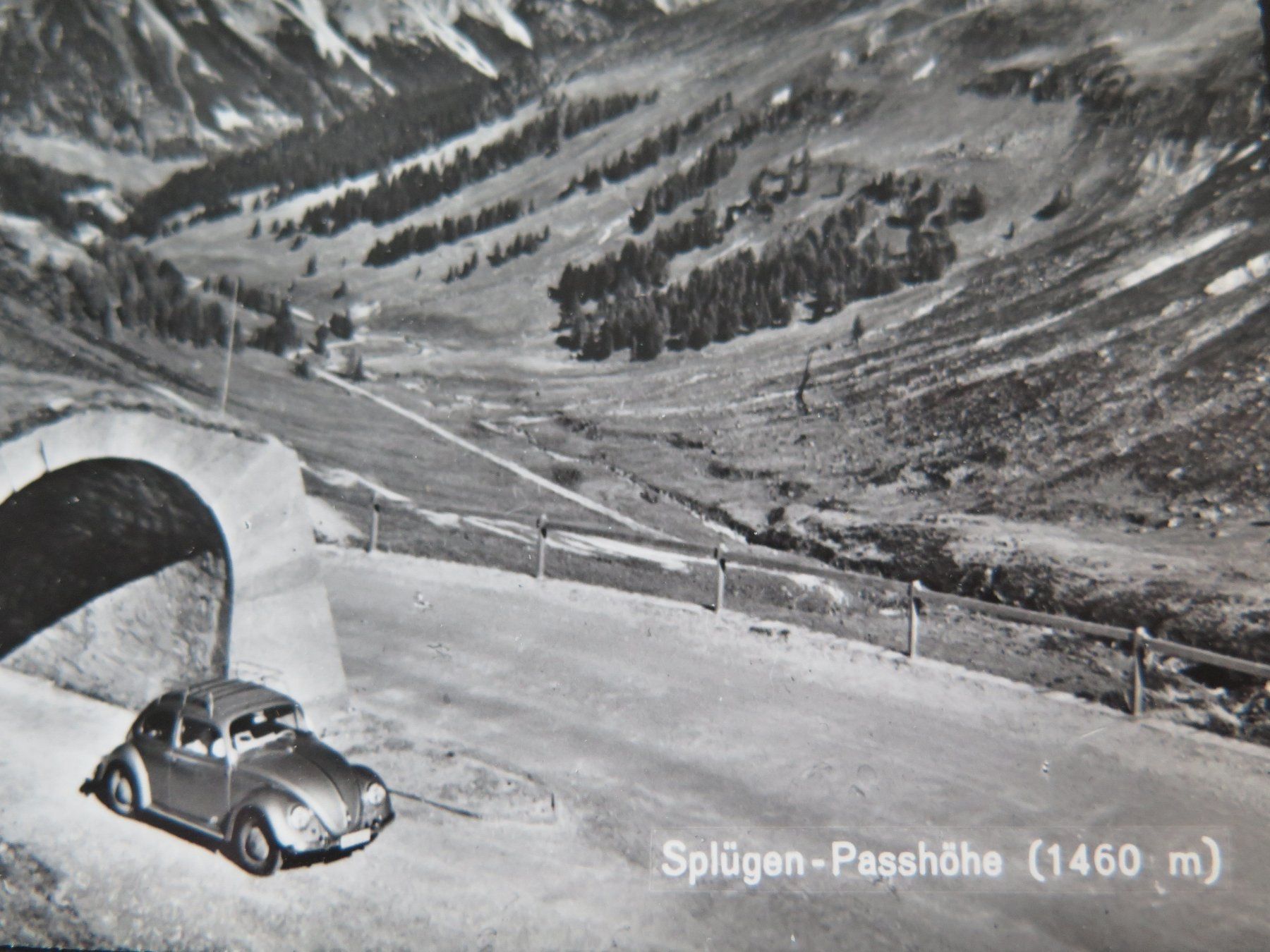 Cartoline postali: SPLÜGEN - SPLÜGEN-PASSHÖHE - VW-KÄFER – Usato da Wittenbach venduto da lipasal 1