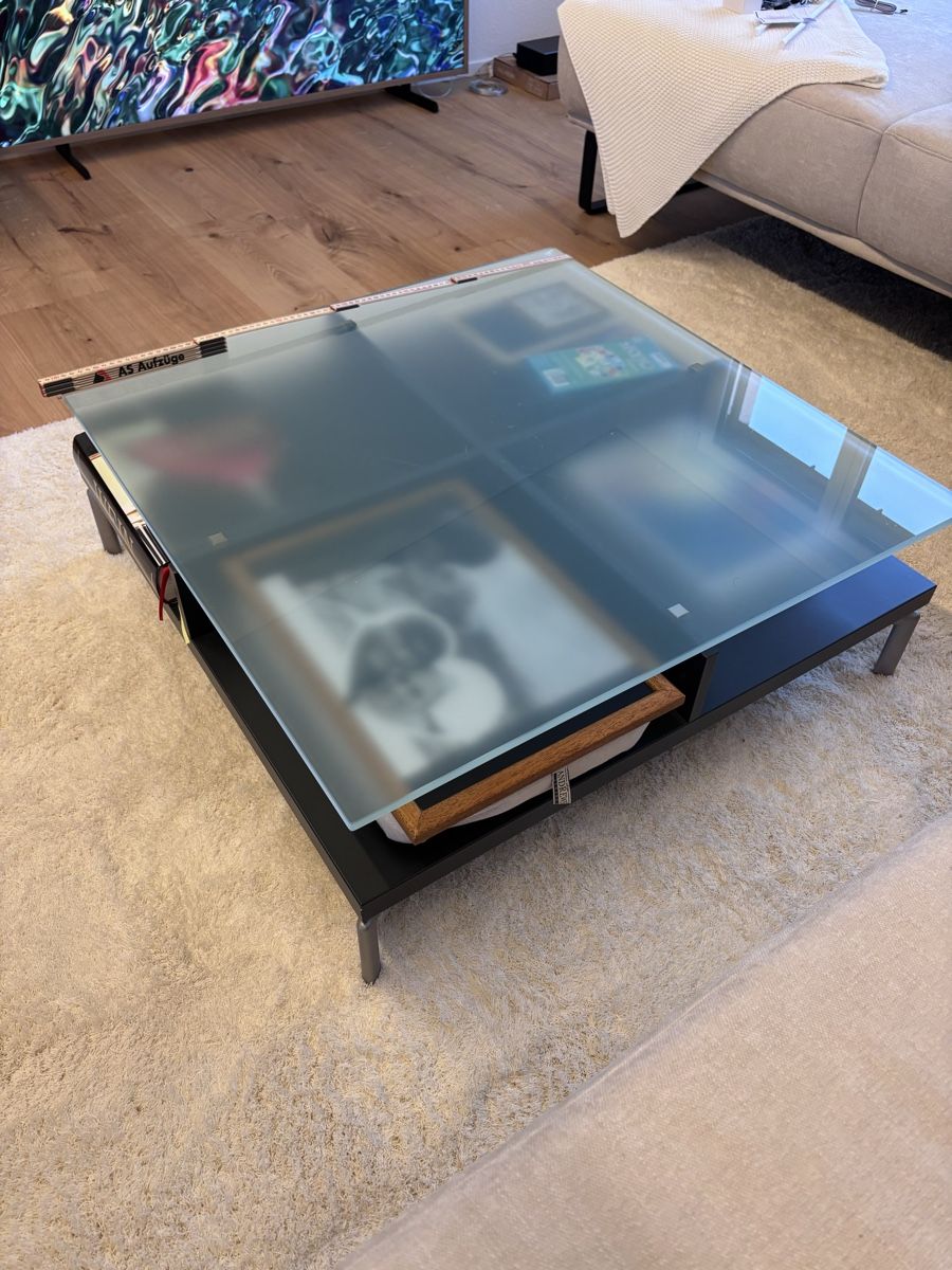 Tische: Couchtisch, Top Zustand, 80x80 cm – Neu (gemäss Beschreibung) aus Niederbüren von Est4 6