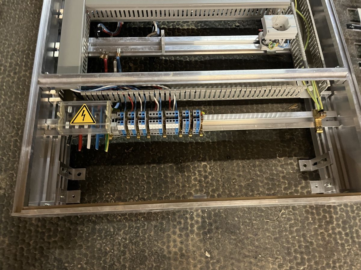 ABB Alimentazione elettrica: Sicherungskasten – Usato da Aesch Lu venduto da Johndeere2850 5