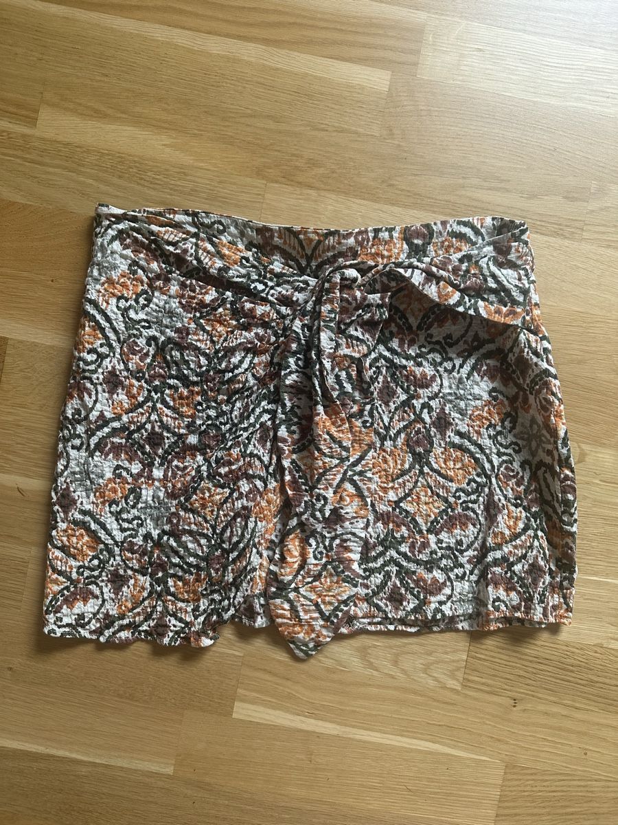 Zara Röcke: Rock mit Blumenmuster Grösse S neuwertig – Gebraucht aus Liebefeld von sunsunshine