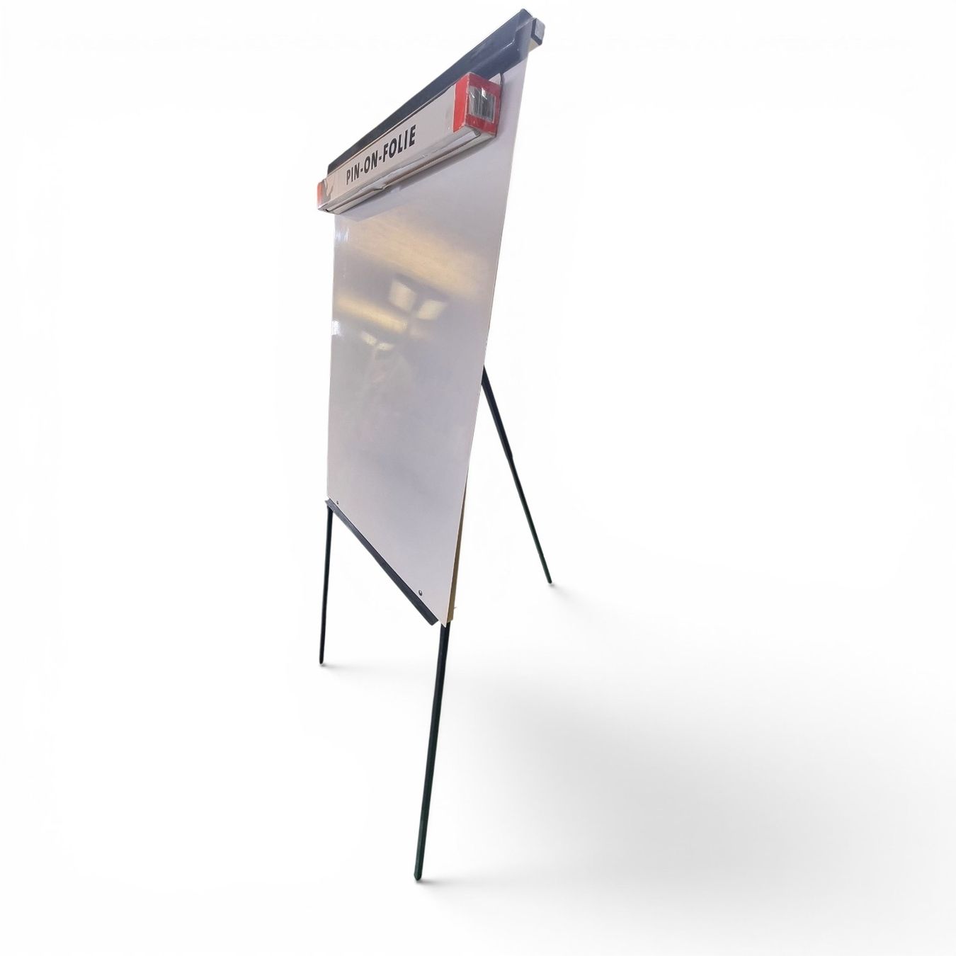 Ladenausstattungen & Messebau: Flipchart Ständer weiss mit Pin-On-Folie  – Gebraucht aus Zürich von Pinogaudio 3