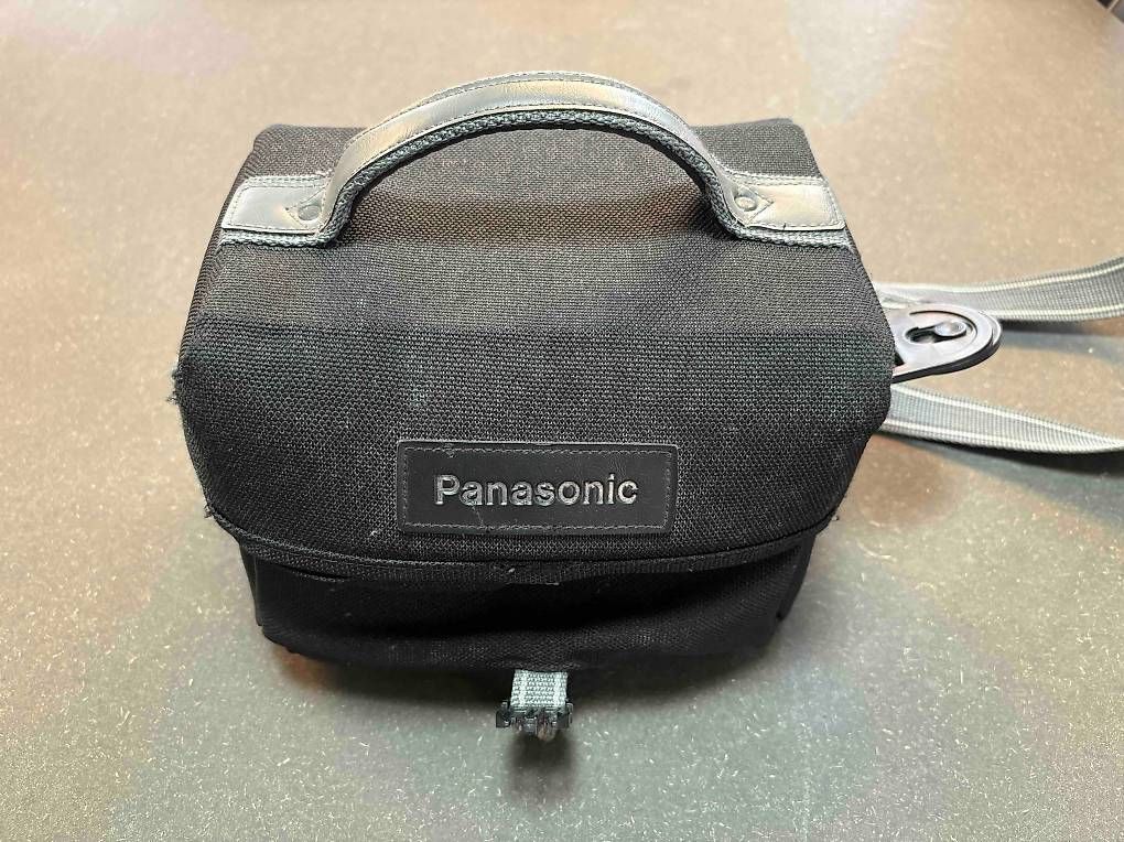 Taschen: Borsa per fotocamera manca Panasonic – Gebraucht aus Oggio von chi_7gpd