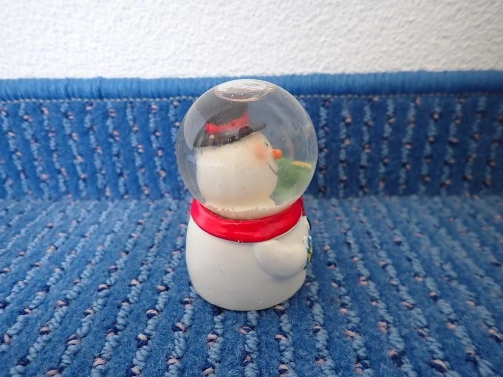 Tutte le decorazioni: Schneekugel mit Schneemann – Usato da Galgenen venduto da Marc98 3