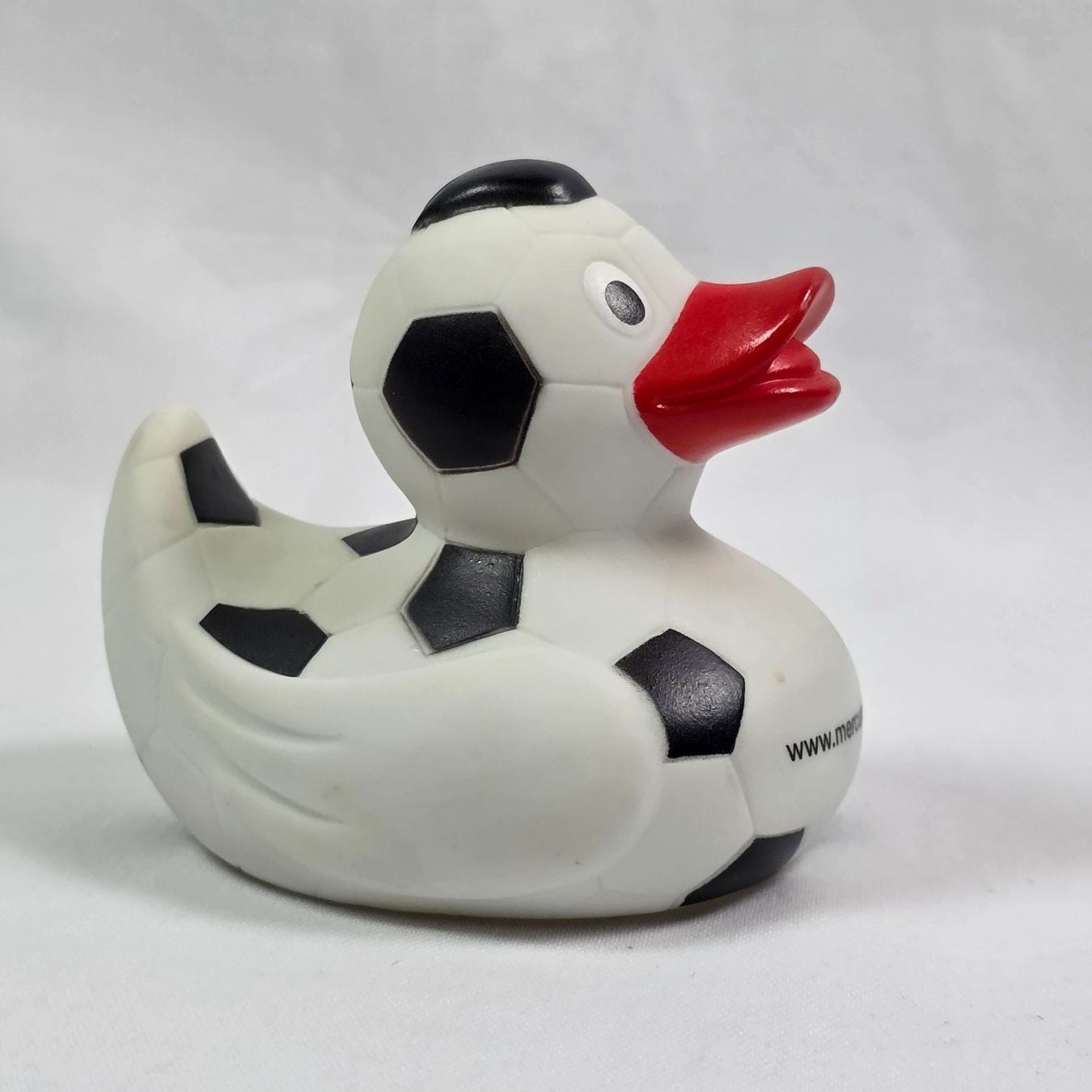 Giocattoli: Badeente / Gummiente im Fussball Design – Usato da Wald ZH venduto da Martin79 2