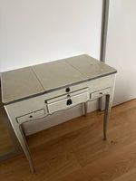 Schmucktisch antik
