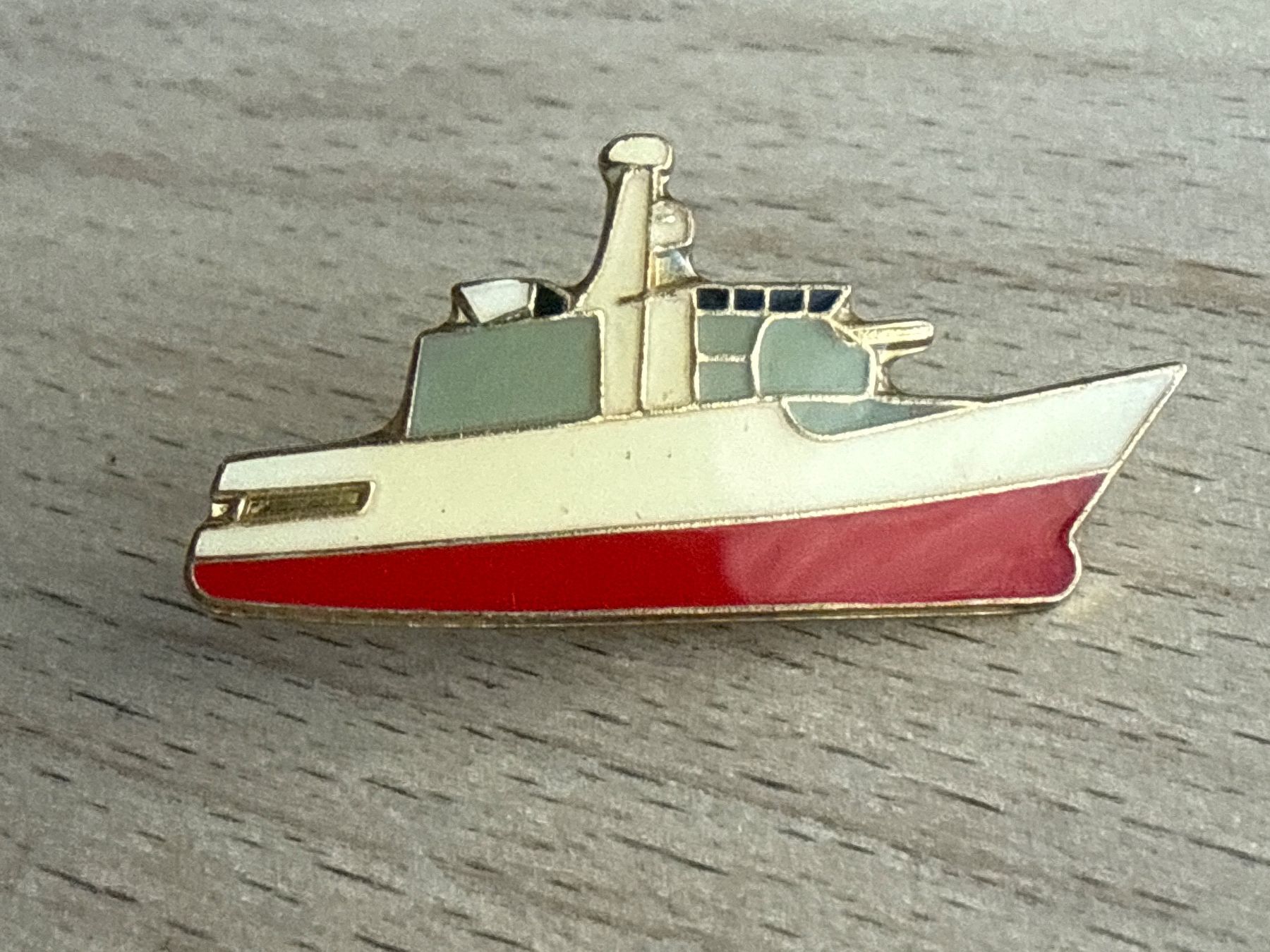 Placchette & Badge: Pin Schiff – Usato da Glattbrugg venduto da Schweigmatt