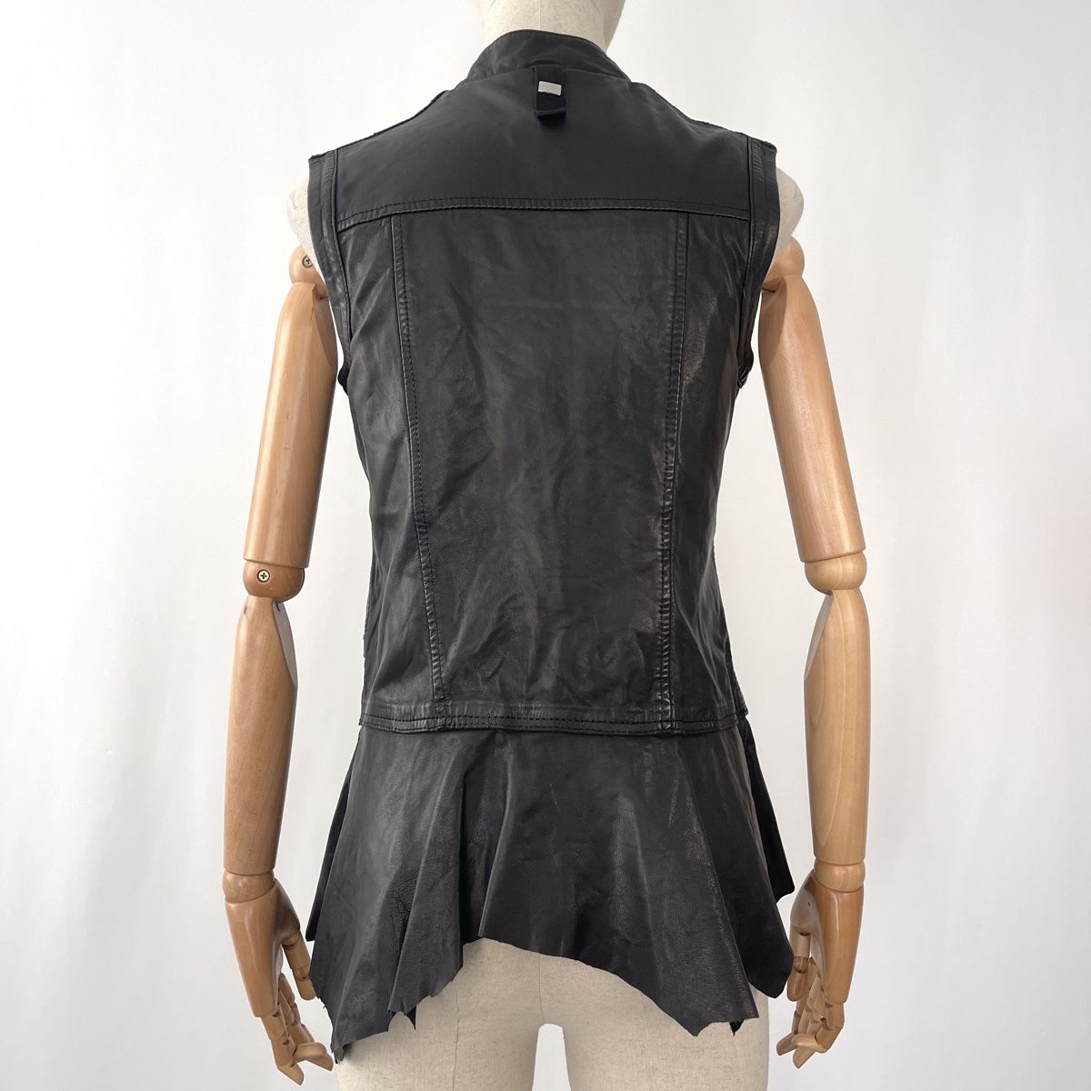 Gilet & Giacche senza maniche: HIGH Every Day Couture Leather Vest – Nuovo (secondo la descrizione) da Emmen venduto da Nightingale_2022 5