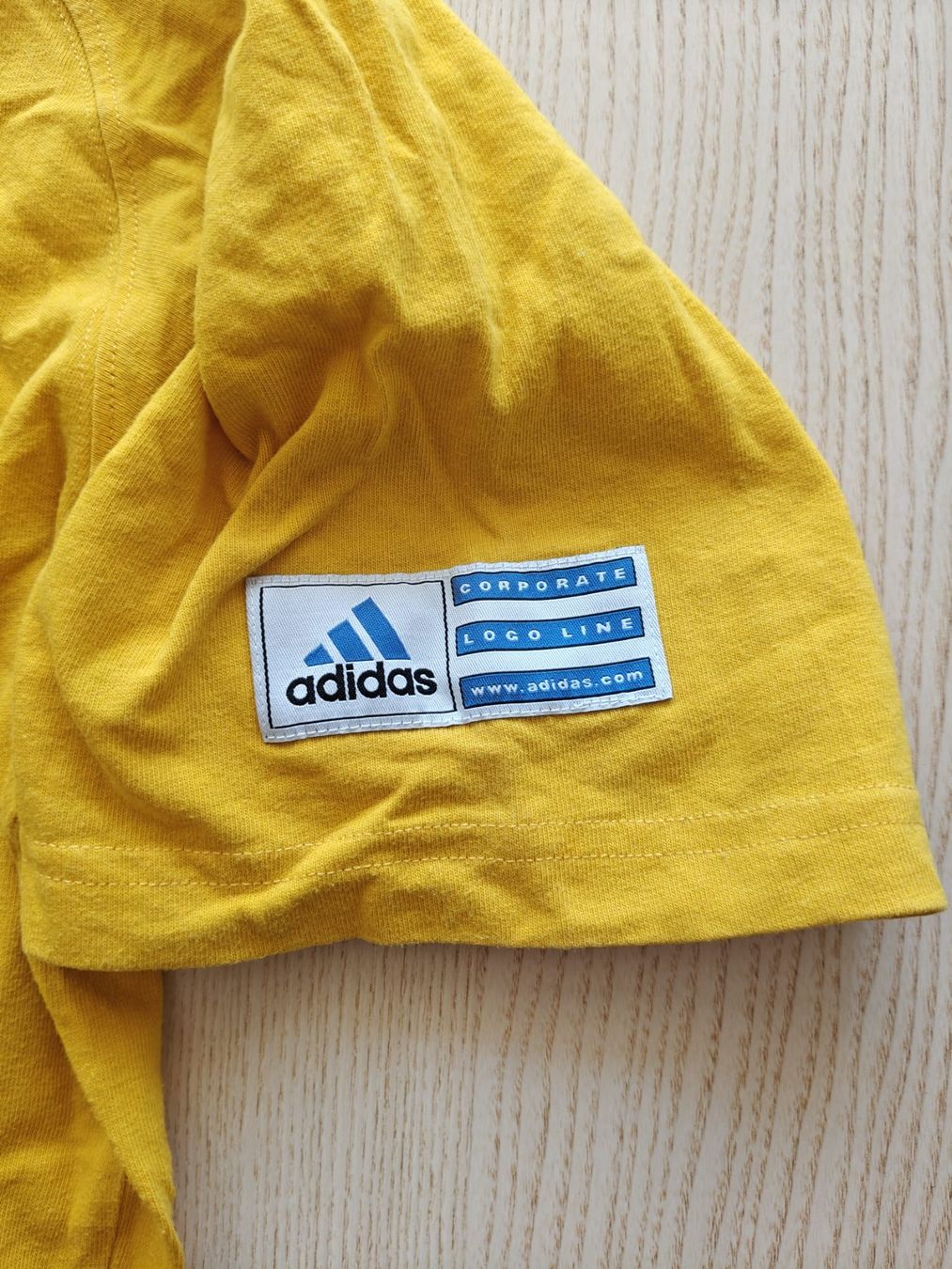 Adidas T-Shirts: Vintage Adidas T-Shirt – Gebraucht aus Bern von tingu 3