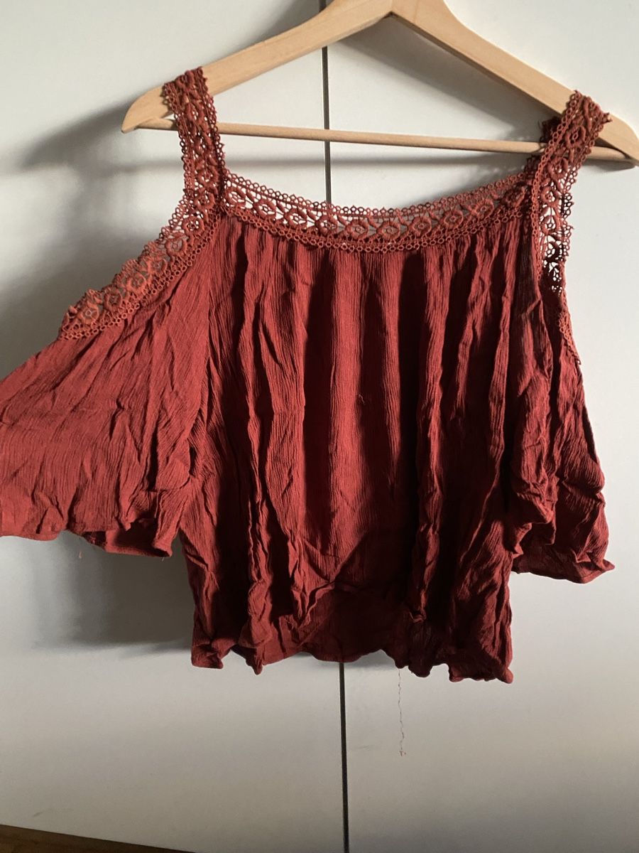 Pull&Bear Top: Haut rouge orangé épaules dénudées/Bare shoulders, Pull&Bear – Usato da Versoix venduto da jas_cn5n 1