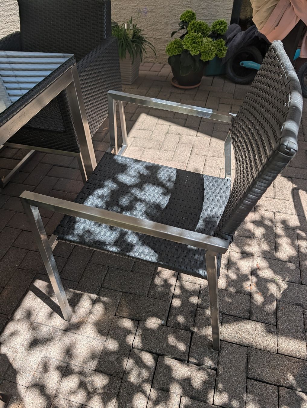 Set di tavolo e panche: Gartentisch mit 6 Stühlen Metallglasgeflecht gebraucht – Usato da Pfeffingen venduto da Monte86 5