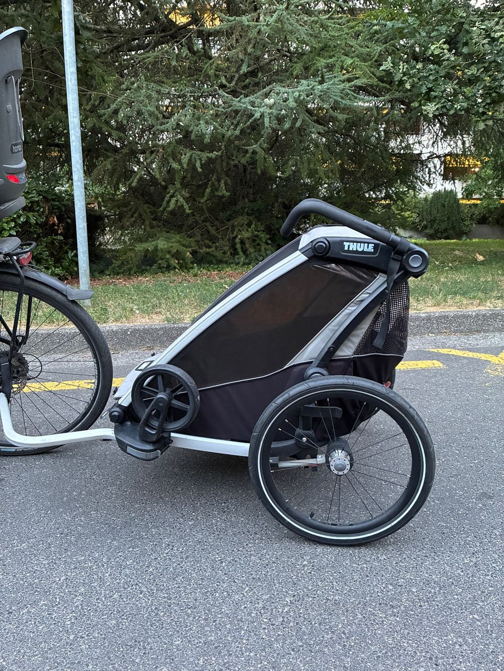 Thule Anhänger: Thule Chariot Lite 2 – Gebraucht aus Genève von hen_9msg 2