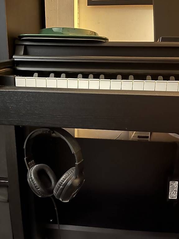 Strumenti musicali: Piano électrique Yamaha + siège  – Usato da Onex venduto da Lucien_lngp 2