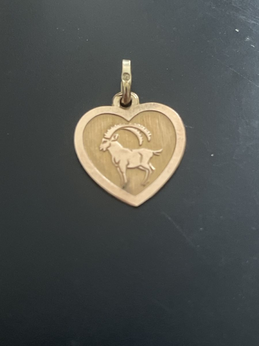 Ciondoli: Pendentif, en or 8 carats – Usato da Montreux venduto da Pipo7878