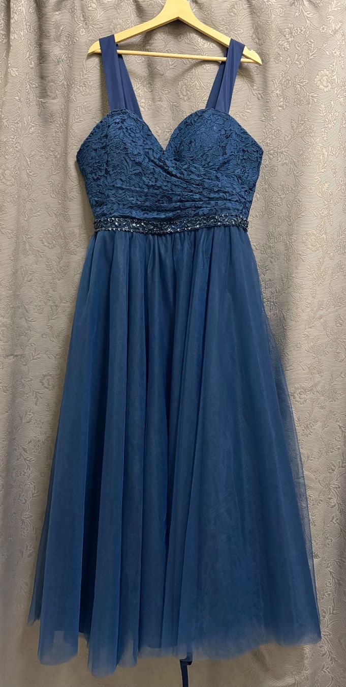 Vestiti: Tüll-Kleid / Ballkleid / Abendkleid – Nuovo (secondo la descrizione) da Basel venduto da tif_m2h6