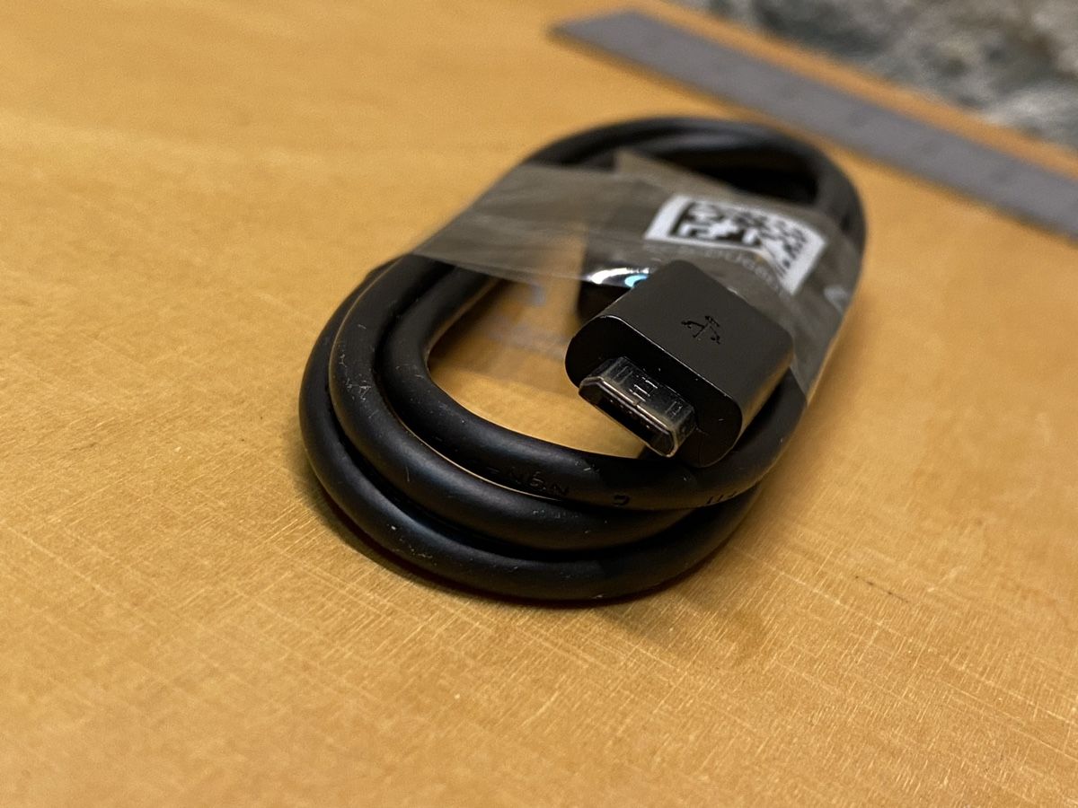 Cavi: USB Ladekabel Neu Originalverpackt – Nuovo (secondo la descrizione) da St.Gallen venduto da kingsamas 2