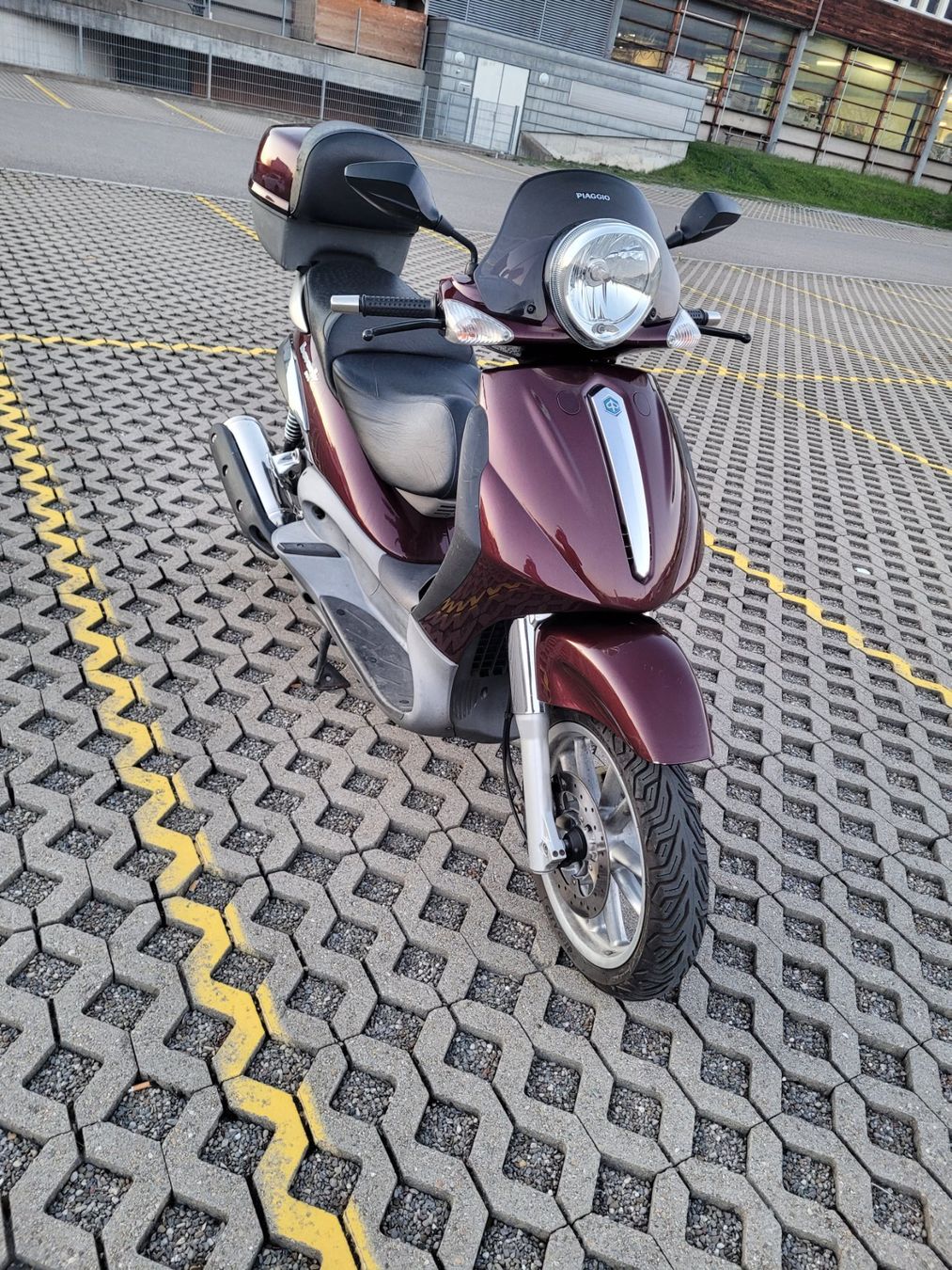 Piaggio Scooter: Piaggio Beverly 500 mit MFK – Usato da Kaltbrunn venduto da Dr4321 1