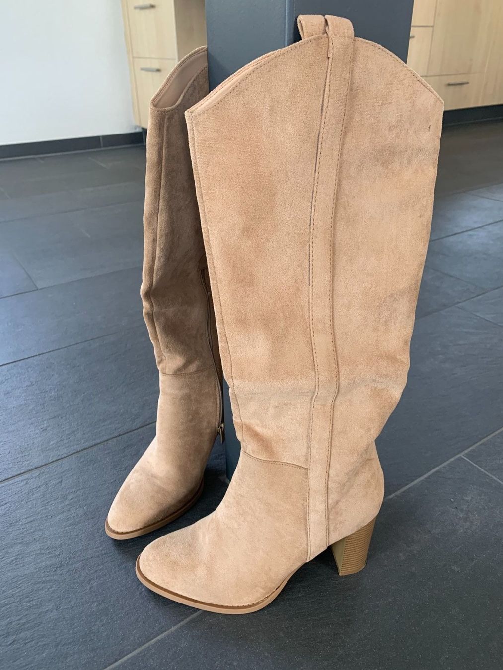 Scarpe da donna: Damen-Stiefel beige Gr.41 – Nuovo (secondo la descrizione) da Azmoos venduto da Verwir64 1