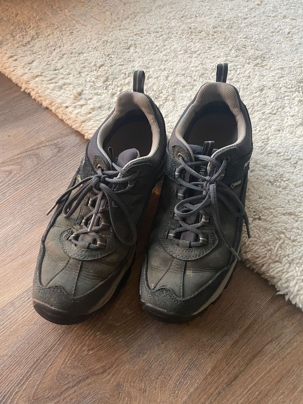 Meindl Scarpe per ragazzi: Trekking-/ Wanderschuhe MEINDL Goretex Gr. 7 – Nuovo (secondo la descrizione) da Lenzburg venduto da PriskaLui