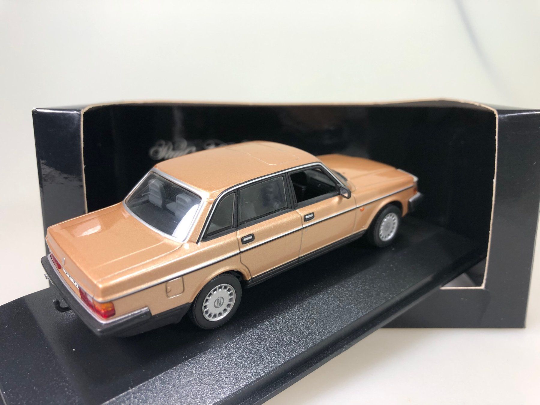 Volvo Modellini d'auto: Volvo 240GL - Minichamps - 1:43 – Usato da Widen venduto da Himan 1