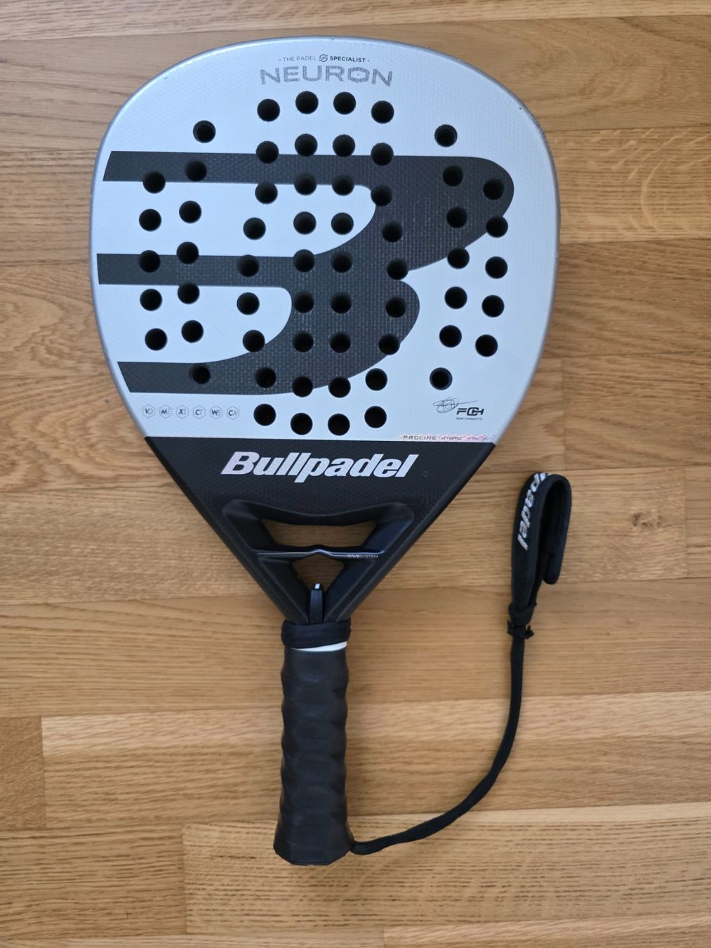 Racchette: BULLPADEL NEURON PADEL SCHLÄGER RACKET 2025 – Usato da Lüchingen venduto da Jersey_Time