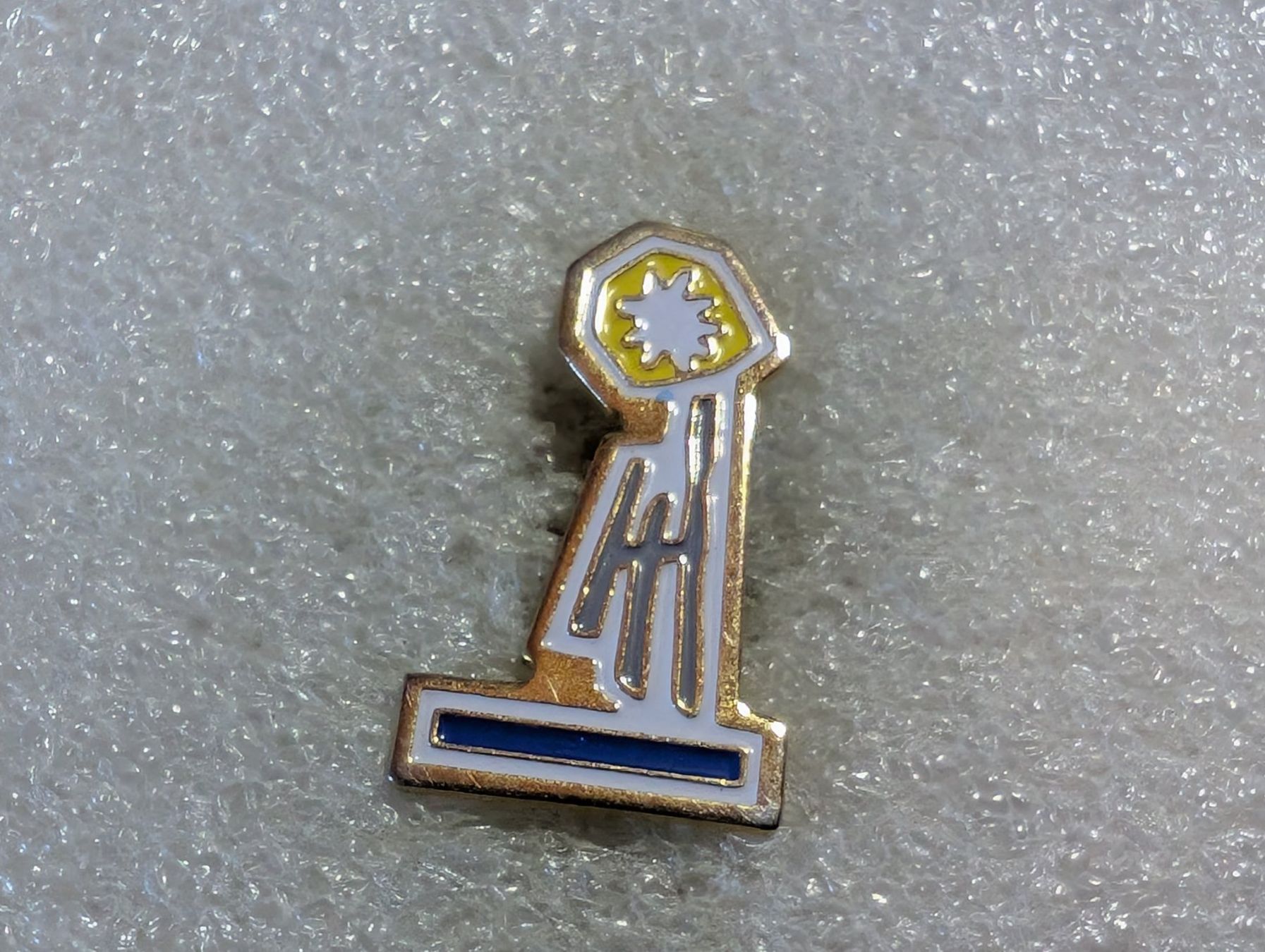 Placchette & Badge: Ansteckpin 105: – Usato da Oppligen venduto da Pin-Fall-Shop