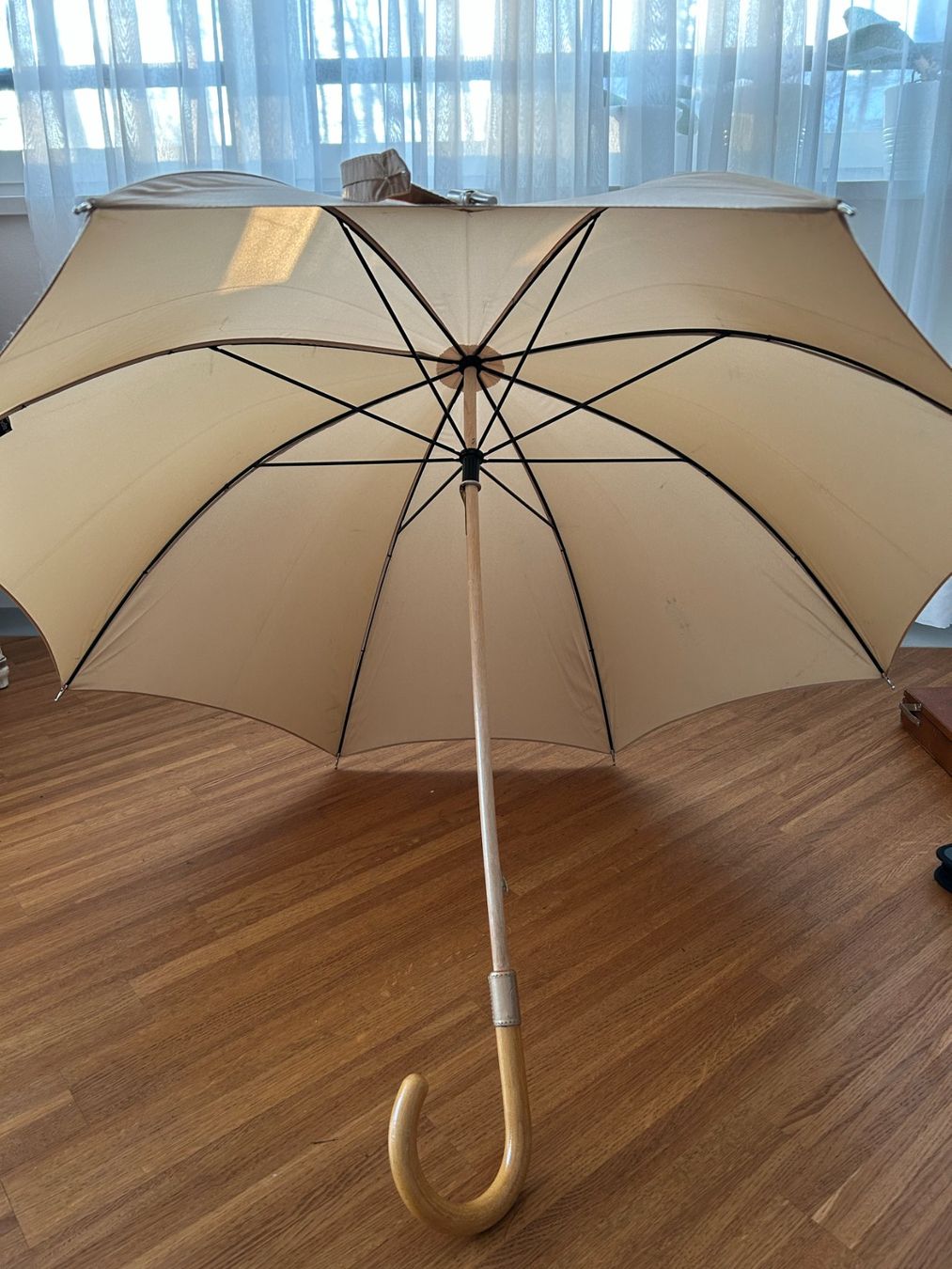 Longchamp Ombrelli: Eleganter "Longchamp" Regenschirm - Parapluie – Usato da Küsnacht ZH venduto da filo_fila8700 1