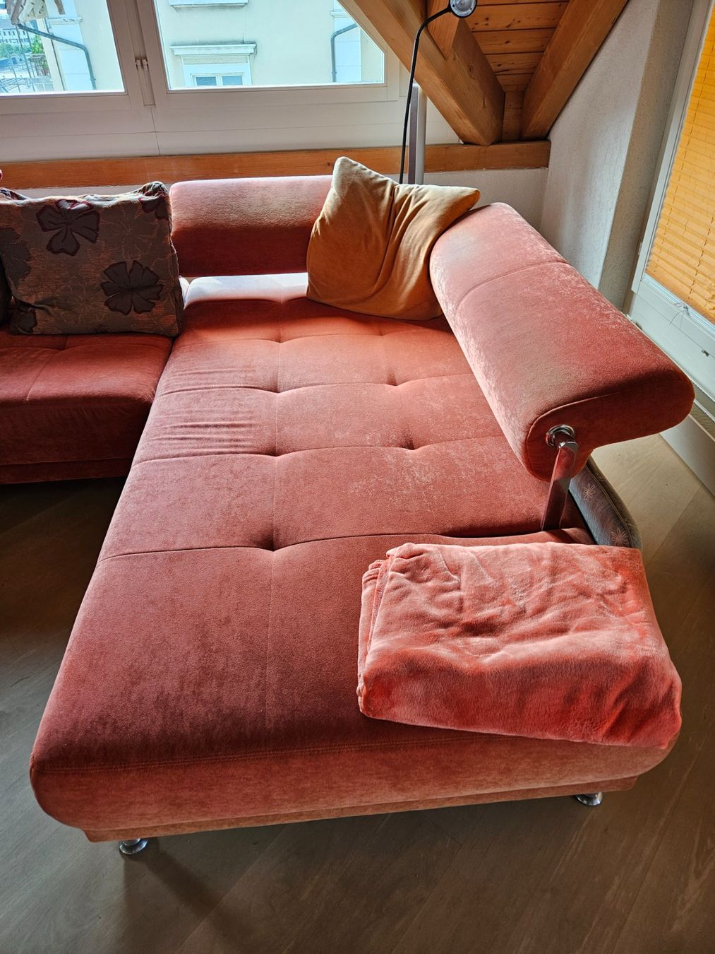 Divani: Ecksofa rot, Stoff, guter Zustand – Usato da Oberrieden venduto da Chantal_01 1