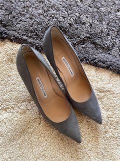Manolo Blahnik Scarpe da donna: Manolo Blahnik Suede Pumps Dark Grey Size 37 – Nuovo (secondo la descrizione) da Bernhardzell venduto da Sunka0 5