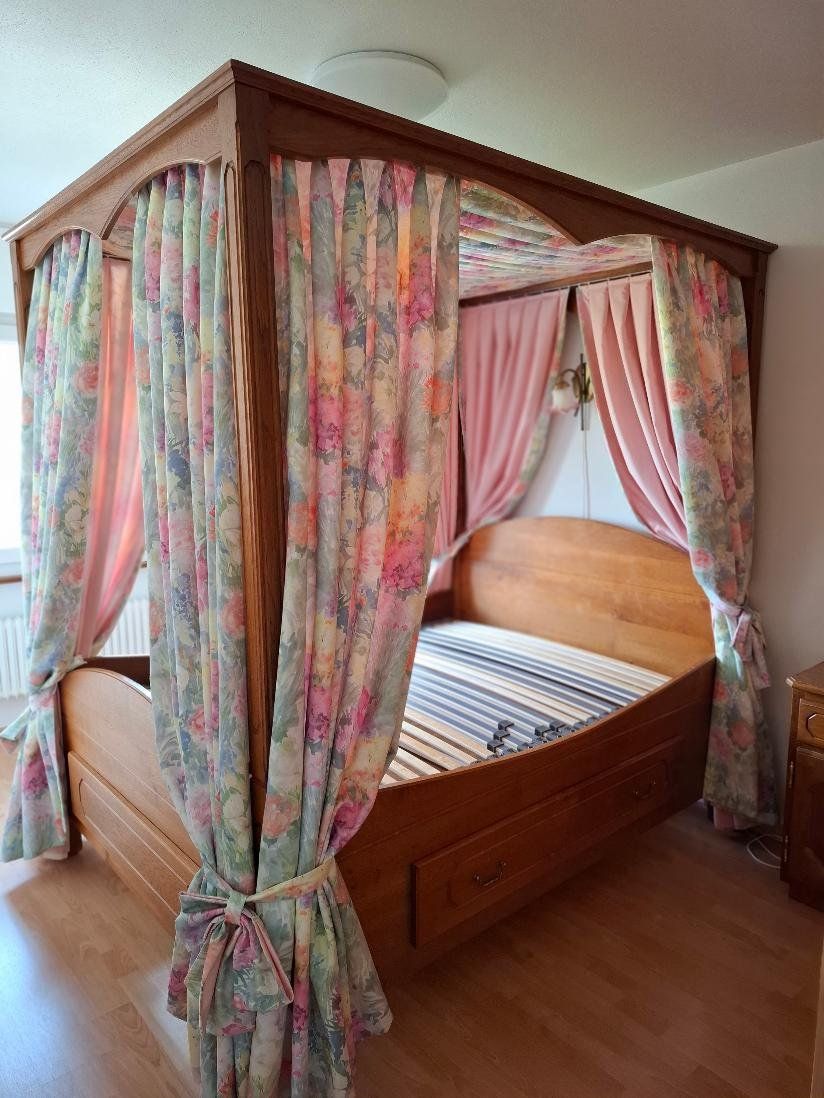 Betten: CHAMBRE À COUCHER COMPLÈTE EN CHÊNE – Gebraucht aus Courgenay von Periote00