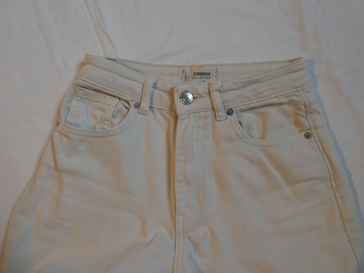H&M Jeans: Jeans blanc crème H&M, taille 32 – Usato da Tavannes venduto da callie.mcli 1