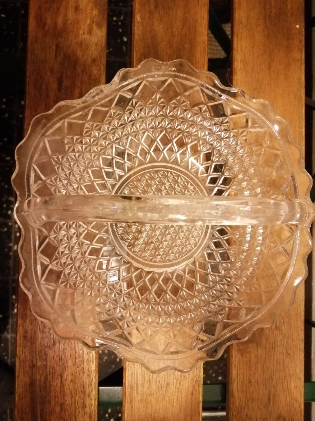Schalen: Glasschale mit Henkel, antik – Gebraucht aus Ostermundigen von Dinge1 1