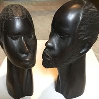 Afrikanische Büsten