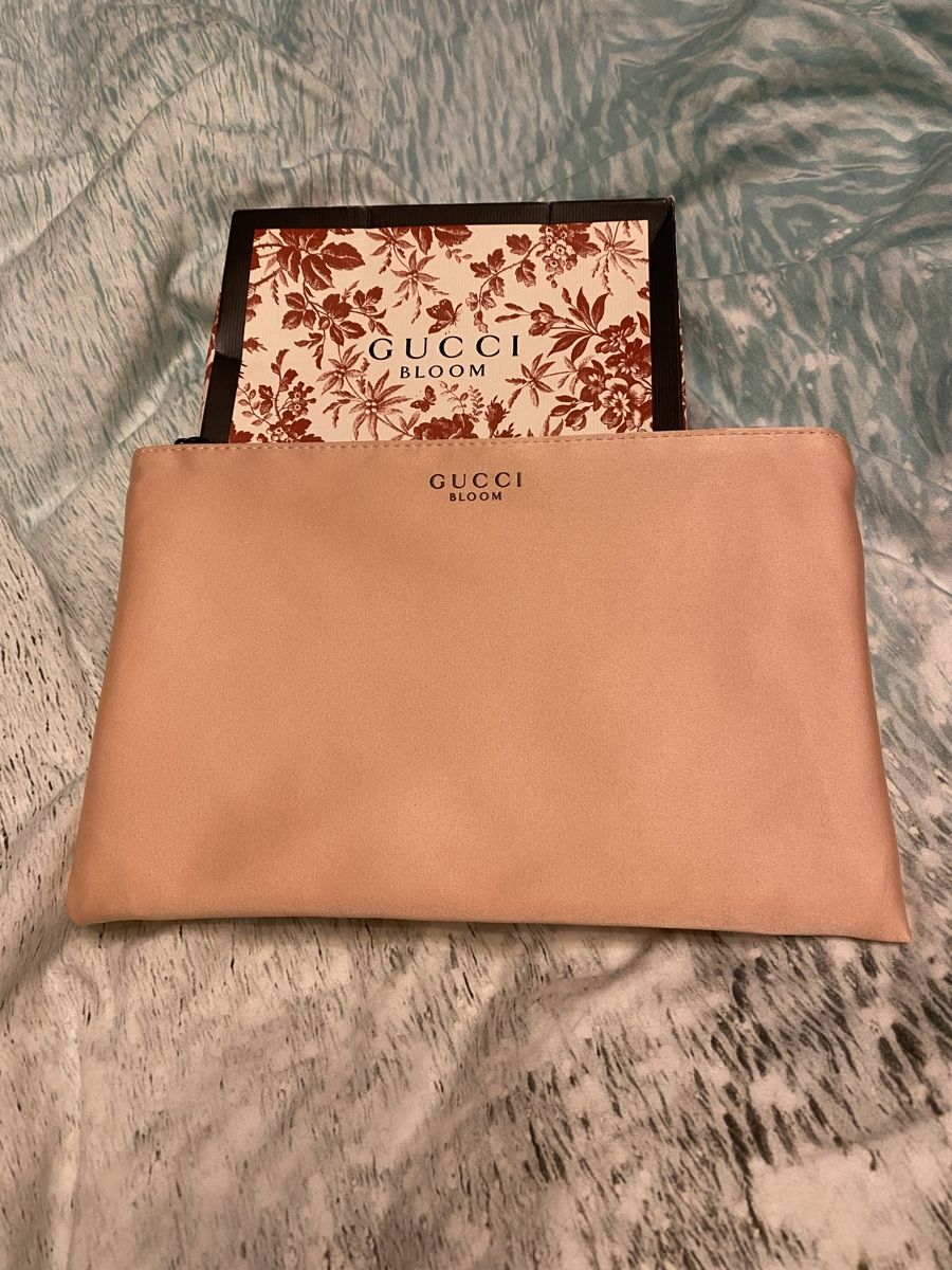 Gucci Custodie per cosmetici: Gucci Bloom Necessaire/Kosmetiktasche,NEU – Nuovo e nell'imballaggio originale da Killwangen venduto da BeautysAndEmmas